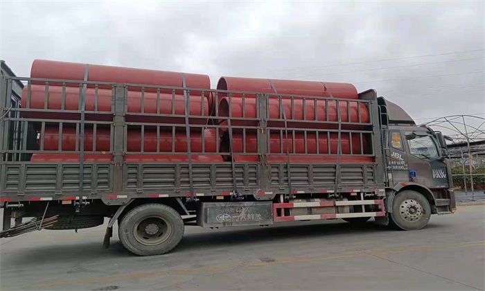 濟(jì)青高鐵青陽(yáng)隧道貫通  逃生管(圖1)